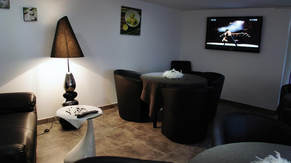 La Source Otel Porcieu-Amblagnieu Dış mekan fotoğraf